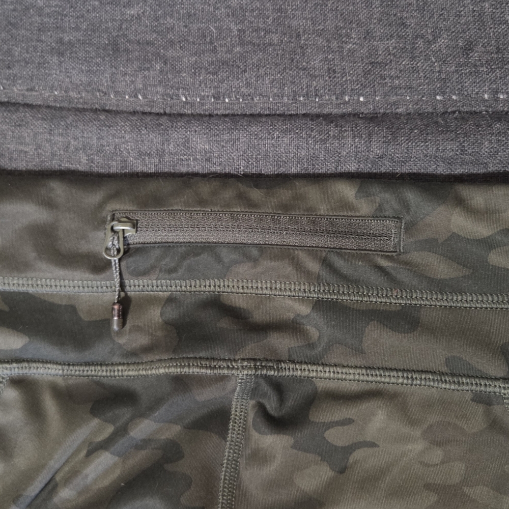 Lululemon Run INSPIRE CROP II Savasana Green Camo LUXTREME Crop Leggings - Picture 3 of 6